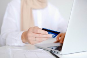 Jak bezpečně platit na internetu? Pomůže vám 5 jednoduchých pravidel